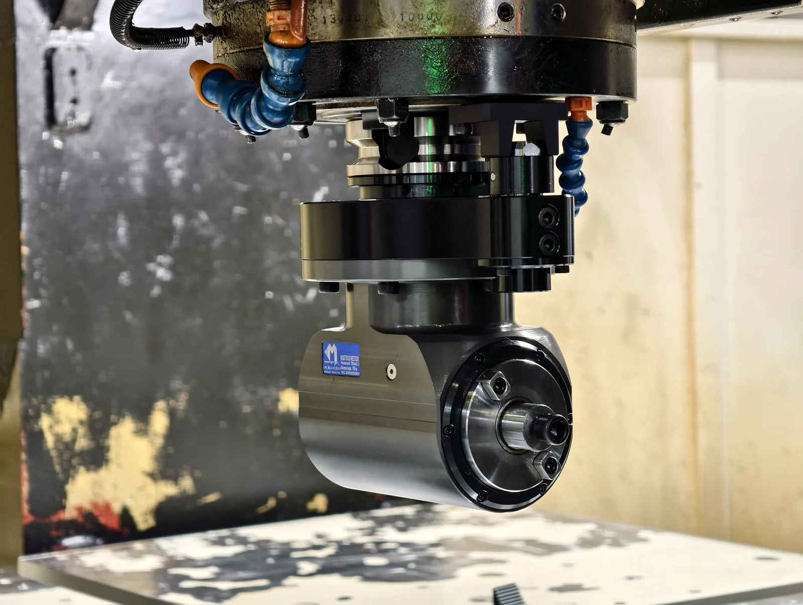 Mongtec angle head in a machining centre, tool fitted, ready to cut