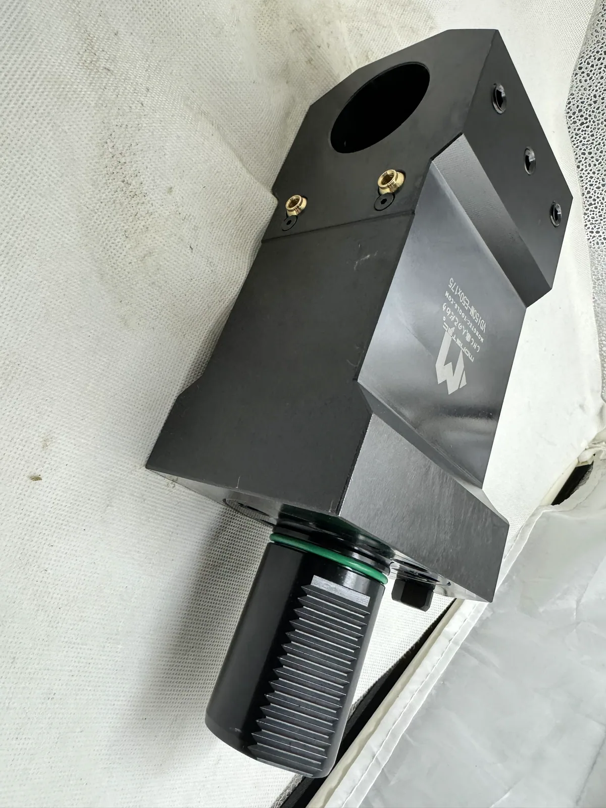 Mongtec driven tool holder with angled output head