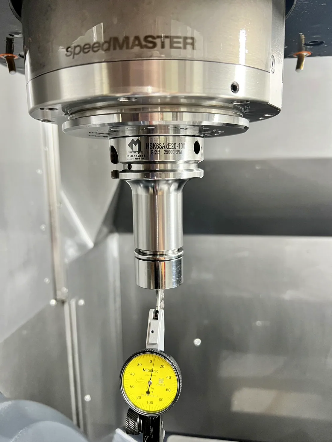 Runout of a Mongtec tool holder checked in the machine spindle